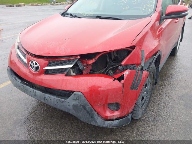2T3BFREV1FW363377 Toyota RAV4 LE