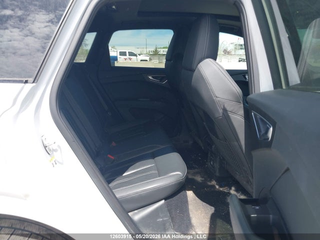 2024 Audi Q4 E-tron მანქანა იყიდება აუქციონზე, vin: WA1K2AFZ7RP010490, აუქციონის ნომერი: 12603915