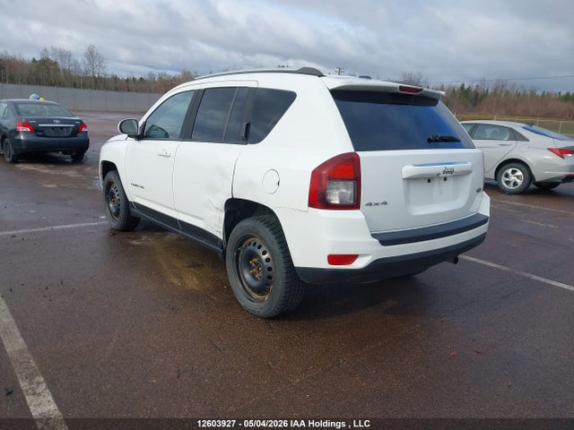 1C4NJDABXGD556121 Jeep Compass Sport/north