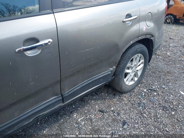 5XYKTDA7XEG472825 KIA SORENTO LX