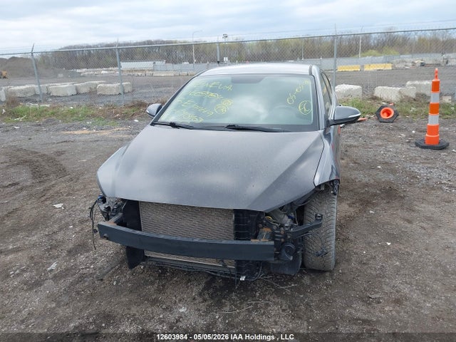 KMHD84LFXJU640403 Hyundai ELANTRA GL