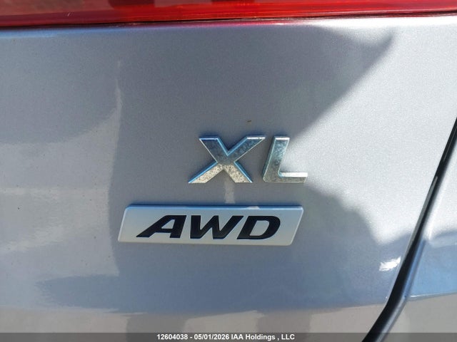 KM8SNDHF8HU216575 Hyundai Santa Fe Se/limited