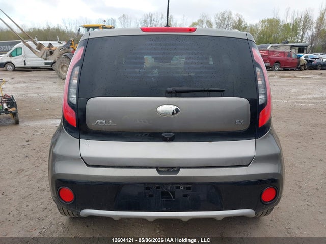 12604121 :رقم المزاد ، KNDJP3A51K7696356 vin ، 2019 Kia Soul + مزاد بيع