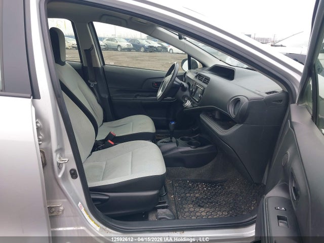 JTDKDTB35G1127336 Toyota Prius C Technology