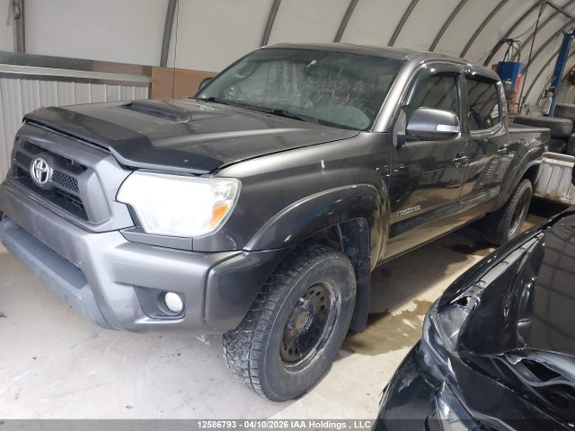 12586793 :رقم المزاد ، 5TFMU4FN6DX013493 vin ، 2013 Toyota Tacoma V6 مزاد بيع