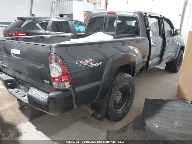 12586793 :رقم المزاد ، 5TFMU4FN6DX013493 vin ، 2013 Toyota Tacoma V6 مزاد بيع