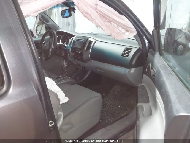 12586793 :رقم المزاد ، 5TFMU4FN6DX013493 vin ، 2013 Toyota Tacoma V6 مزاد بيع