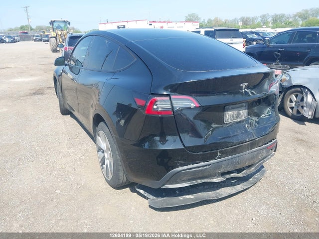 7SAYGDEE8NF453899 Tesla Model Y