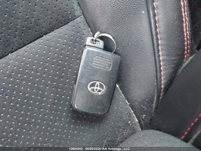 12604252 :رقم المزاد ، 4T1BF1FK2FU021709 vin ، 2015 Toyota Camry Le/xle/se/xse مزاد بيع