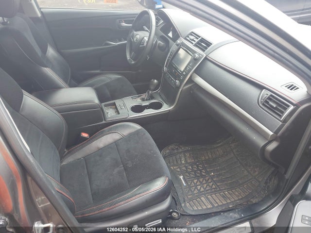 12604252 :رقم المزاد ، 4T1BF1FK2FU021709 vin ، 2015 Toyota Camry Le/xle/se/xse مزاد بيع