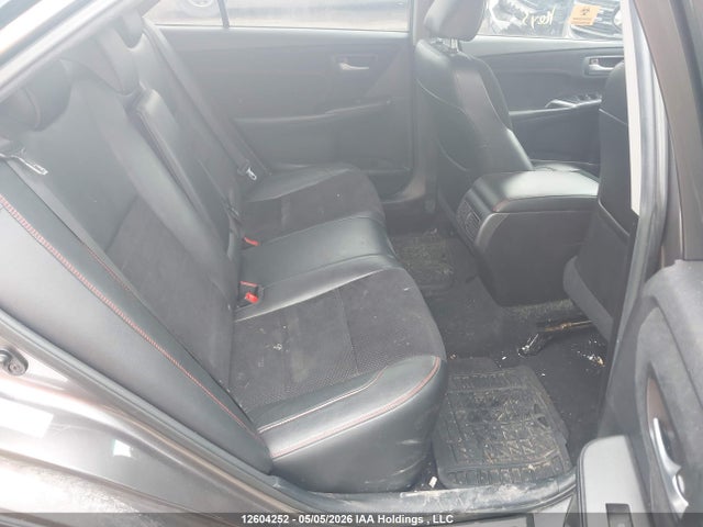 12604252 :رقم المزاد ، 4T1BF1FK2FU021709 vin ، 2015 Toyota Camry Le/xle/se/xse مزاد بيع