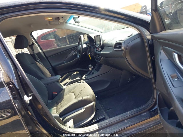KMHH35LE8JU060256 Hyundai Elantra Gt Gl