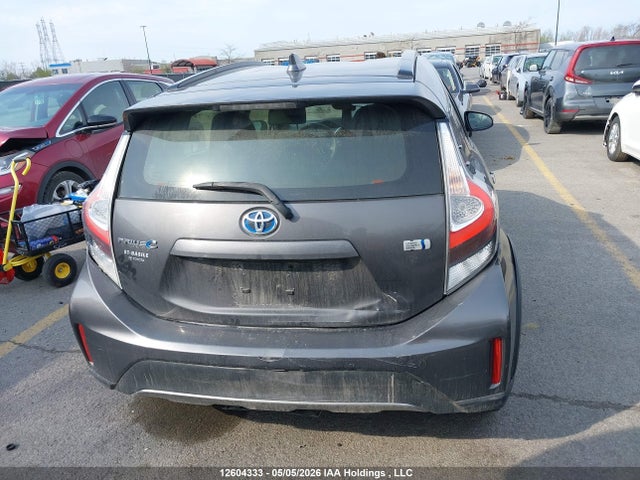 JTDKDTB38J1599277 Toyota PRIUS C