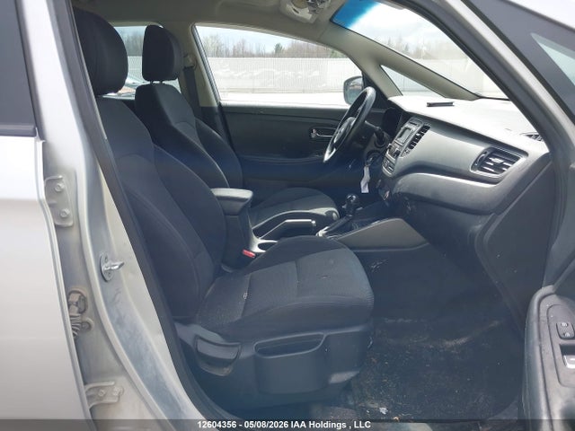 KIA Rondo 2016 KNAHT8A30G7134250 Image 5