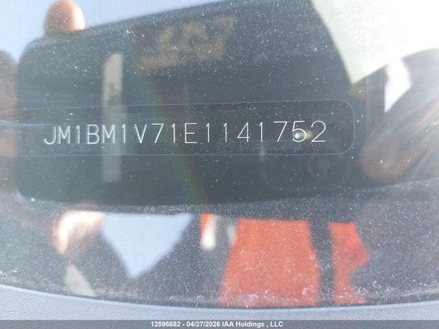 JM1BM1V71E1141752 Mazda MAZDA3