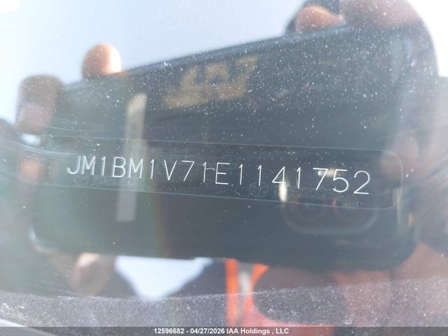 JM1BM1V71E1141752 Mazda MAZDA3