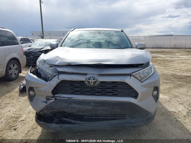 2020 Toyota Rav4 Xle/xle Premium მანქანა იყიდება აუქციონზე, vin: 2T3R1RFV2LW111340, აუქციონის ნომერი: 12604415