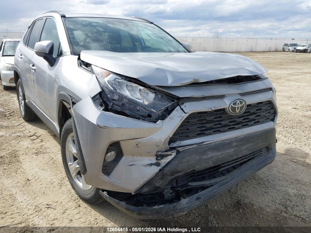 2020 Toyota Rav4 Xle/xle Premium მანქანა იყიდება აუქციონზე, vin: 2T3R1RFV2LW111340, აუქციონის ნომერი: 12604415