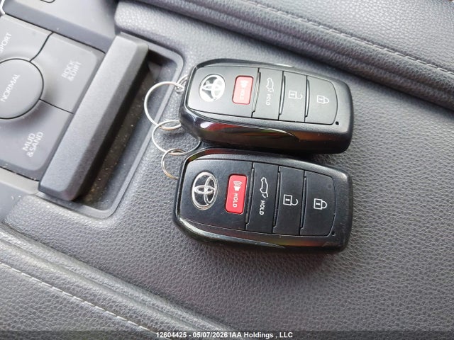 2024 Toyota Grand Highlander მანქანა იყიდება აუქციონზე, vin: 5TDAAAB5XRS059647, აუქციონის ნომერი: 12604425