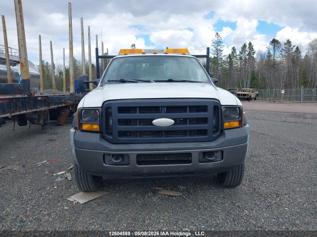 12604588 :رقم المزاد ، NB102878 vin ، 2006 Ford F450 Super Duty مزاد بيع