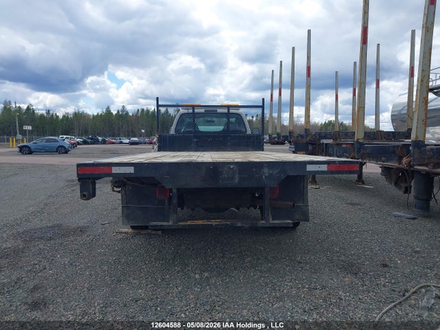 12604588 :رقم المزاد ، NB102878 vin ، 2006 Ford F450 Super Duty مزاد بيع