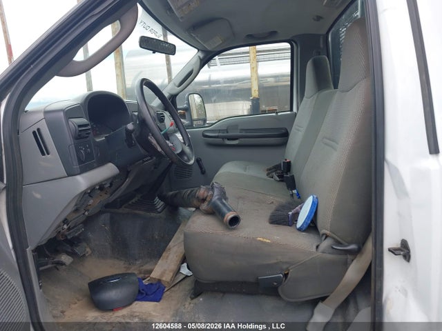 12604588 :رقم المزاد ، NB102878 vin ، 2006 Ford F450 Super Duty مزاد بيع