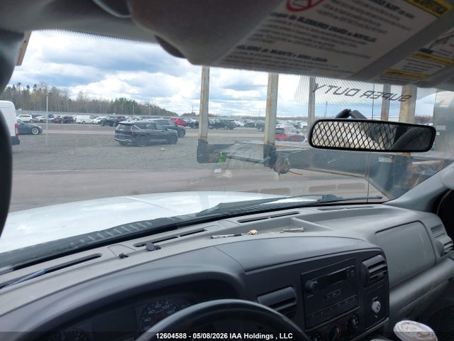 12604588 :رقم المزاد ، NB102878 vin ، 2006 Ford F450 Super Duty مزاد بيع