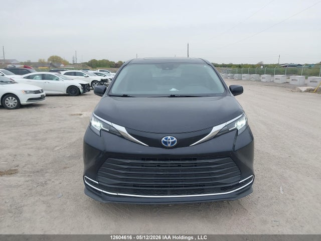12604616 :رقم المزاد ، 5TDGRKEC5MS028060 vin ، 2021 Toyota Sienna مزاد بيع