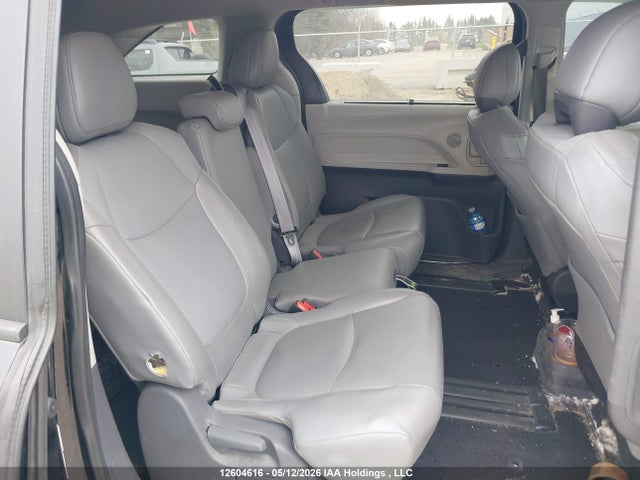 12604616 :رقم المزاد ، 5TDGRKEC5MS028060 vin ، 2021 Toyota Sienna مزاد بيع
