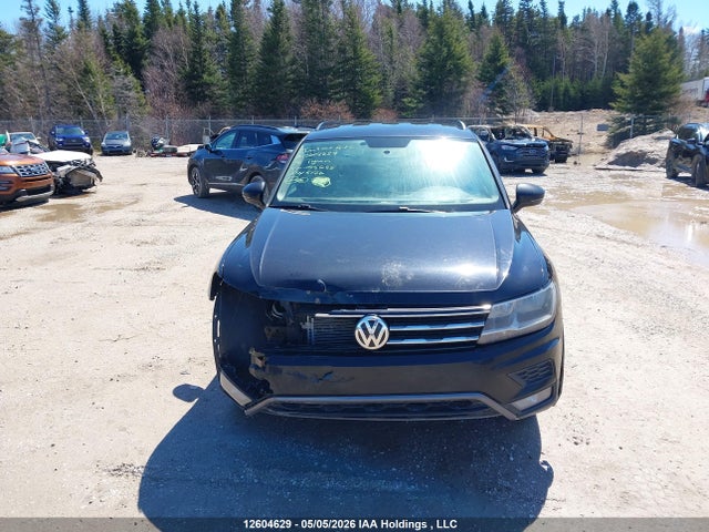 2018 Volkswagen Tiguan Trendline მანქანა იყიდება აუქციონზე, vin: 3VV0B7AX8JM045685, აუქციონის ნომერი: 12604629