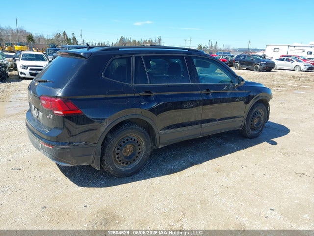 2018 Volkswagen Tiguan Trendline მანქანა იყიდება აუქციონზე, vin: 3VV0B7AX8JM045685, აუქციონის ნომერი: 12604629