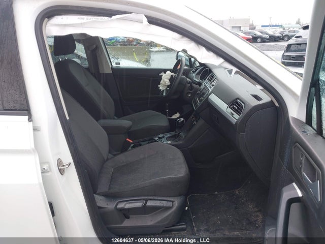 3VV0B7AX9LM113608 Volkswagen Tiguan Trendline