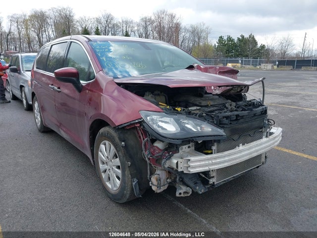 Chrysler Pacifica 2018 2C4RC1AG3JR131186 main image