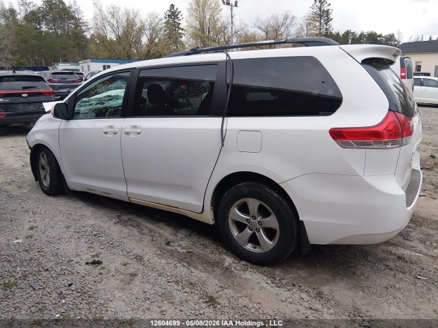 Продажа на аукционе авто 2013 Toyota Sienna Le, vin: 5TDKK3DC6DS296010, номер лота: 12604699