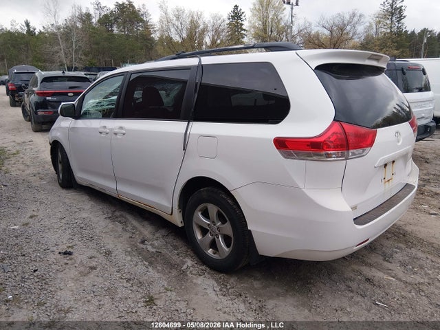 Продажа на аукционе авто 2013 Toyota Sienna Le, vin: 5TDKK3DC6DS296010, номер лота: 12604699