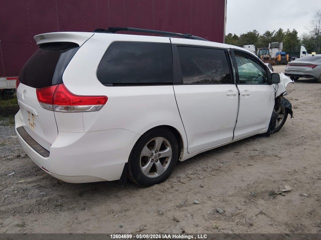 Продажа на аукционе авто 2013 Toyota Sienna Le, vin: 5TDKK3DC6DS296010, номер лота: 12604699