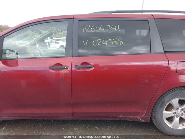 2011 Toyota Sienna V6 7 Passenger მანქანა იყიდება აუქციონზე, vin: 5TDZK3DC8BS024358, აუქციონის ნომერი: 12604741