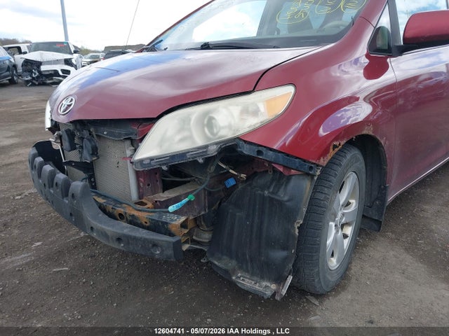 2011 Toyota Sienna V6 7 Passenger მანქანა იყიდება აუქციონზე, vin: 5TDZK3DC8BS024358, აუქციონის ნომერი: 12604741