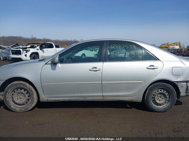 2004 Toyota Camry Le/se/xle მანქანა იყიდება აუქციონზე, vin: 4T1BE32K64U922308, აუქციონის ნომერი: 12582539