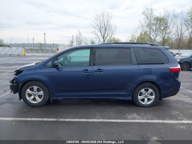 5TDKZ3DC6JS941360 Toyota Sienna Le 8-passenger