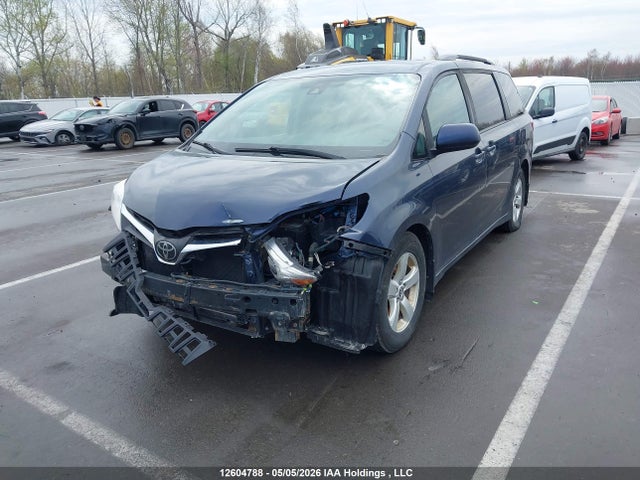 5TDKZ3DC6JS941360 Toyota Sienna Le 8-passenger