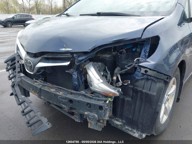 5TDKZ3DC6JS941360 Toyota Sienna Le 8-passenger