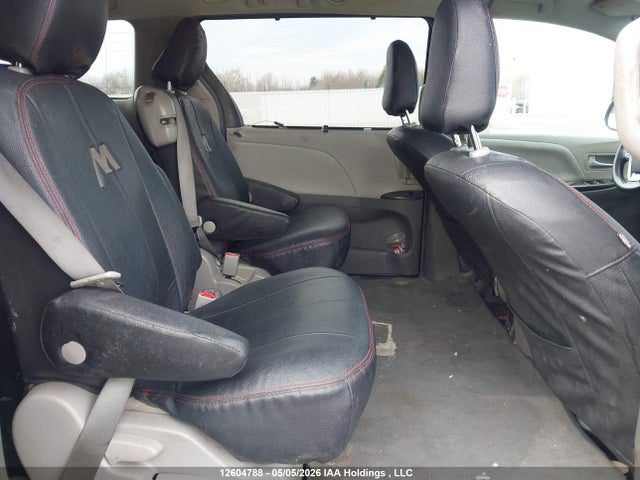 5TDKZ3DC6JS941360 Toyota Sienna Le 8-passenger
