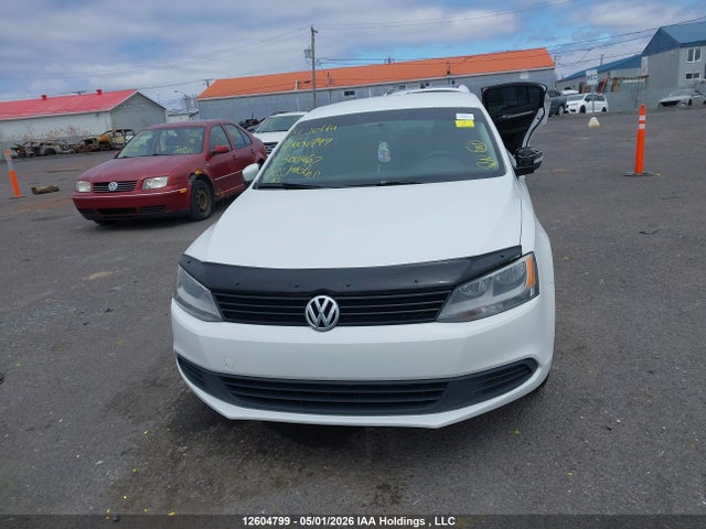 3VW2K7AJ7EM300462 Volkswagen Jetta 2.0l Trendline+