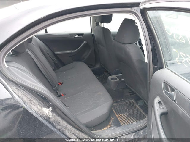 3VW167AJ8HM204635 Volkswagen Jetta