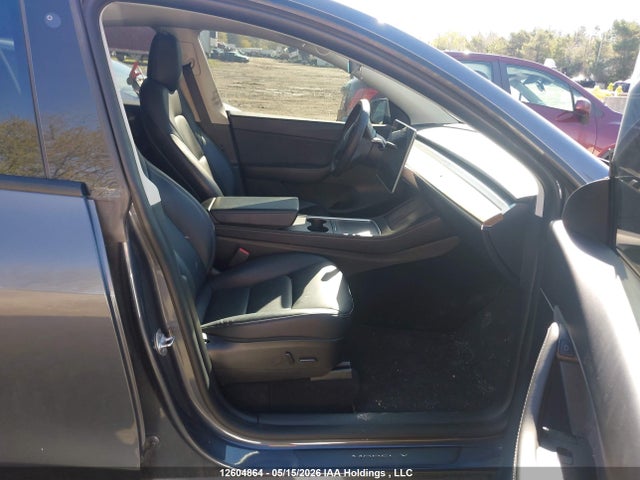 12604864 :رقم المزاد ، 7SAYGDEF4NF506316 vin ، 2022 Tesla Model Y Performance مزاد بيع