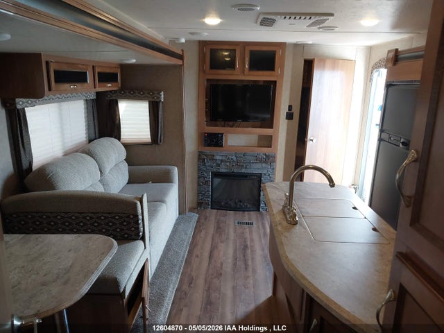 Coachmen Catalina 2017 5ZT2CAUB1HT010076 Image 5