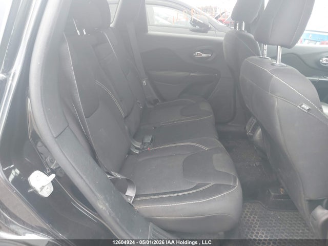 1C4PJMCS0FW687924 Jeep Cherokee Latitude