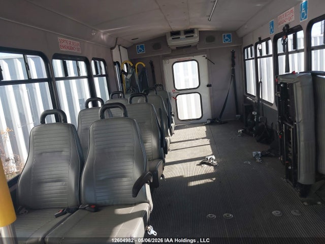 Продажа на аукционе авто 2012 Ford Econoline E450 Super Duty Cutwy Van, vin: 1FDFE4FS9CDA56877, номер лота: 12604982
