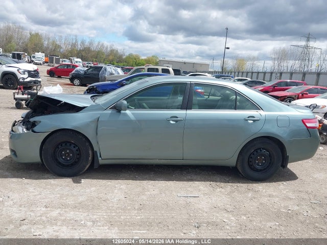 12605024 :رقم المزاد ، 4T1BF3EK8BU684290 vin ، 2011 Toyota Camry مزاد بيع
